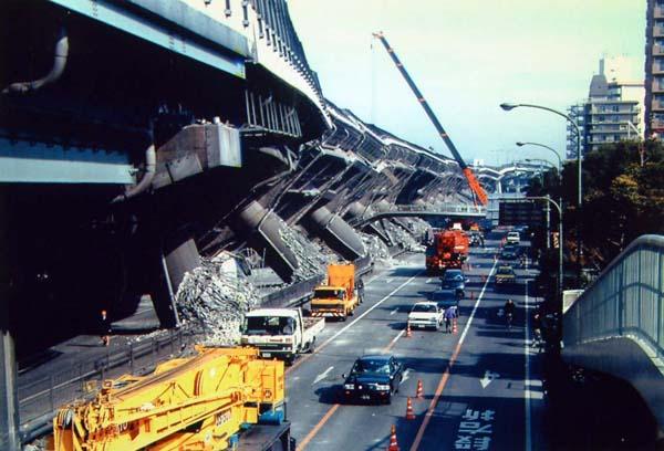 这几天由于石川县的强震，日本又开始讨论房子的抗震问题了。
1981年之前日本的《
