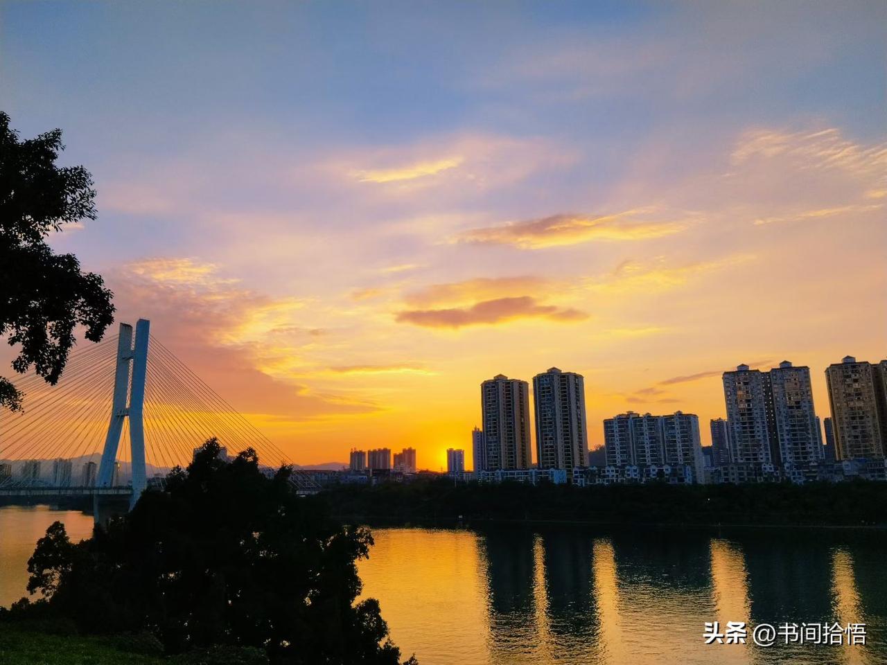 男人想要旺自己，不靠玄学，全是日常养出来的
 
1、常理发
头发油腻、刘海遮眼，