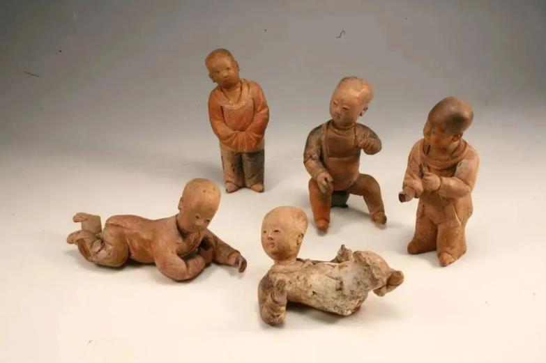 磨喝乐：中国古代的芭比娃娃、手办玩偶。“磨喝乐”形象是玩偶的起源，相当...