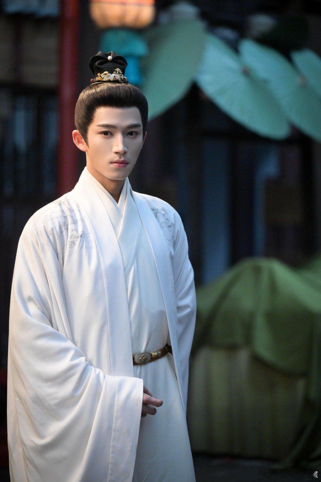 柴安请停止撒娇  谁能想到柴安这么会撒娇！“嗷呜”一声直击人心，为了三娘和家里“