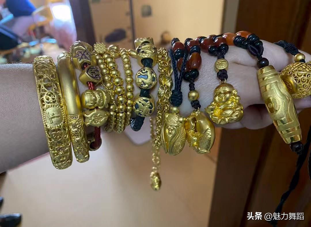 我就是不卖！随他怎么跌，就是不卖！工作20年才存得这些玩意，虽然在别人眼里这些东