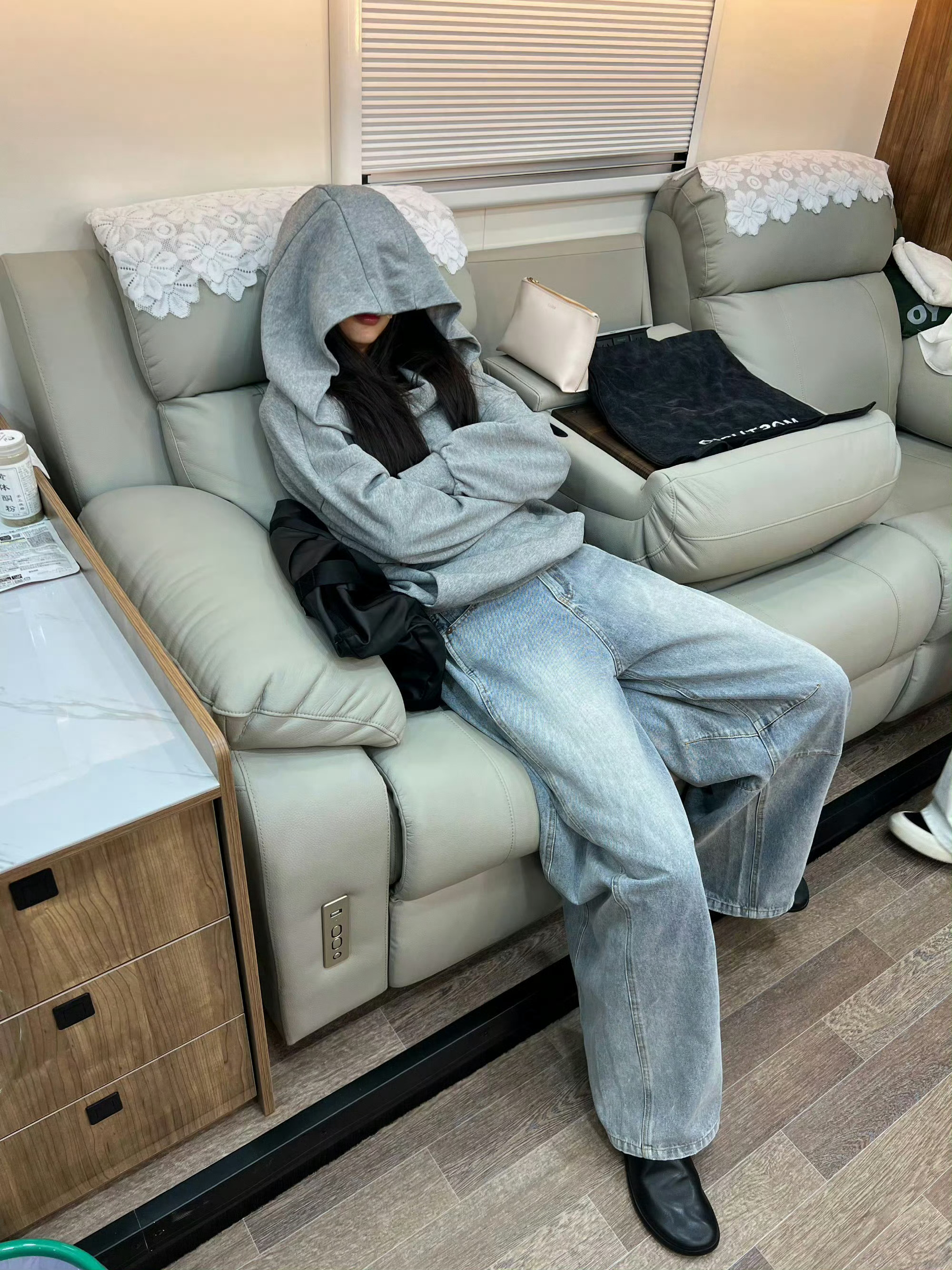 我上班时就吴宣仪这样打工人像吴宣仪一样，忙忙碌碌，连续4个月没归家，KPI努力完