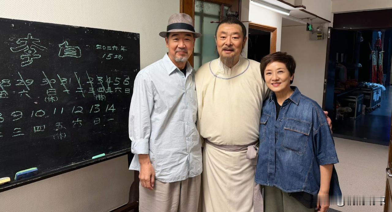 张国立，激动发文！

9月6日，深夜，71岁的演员张国立，罕见激动发文，并晒出了