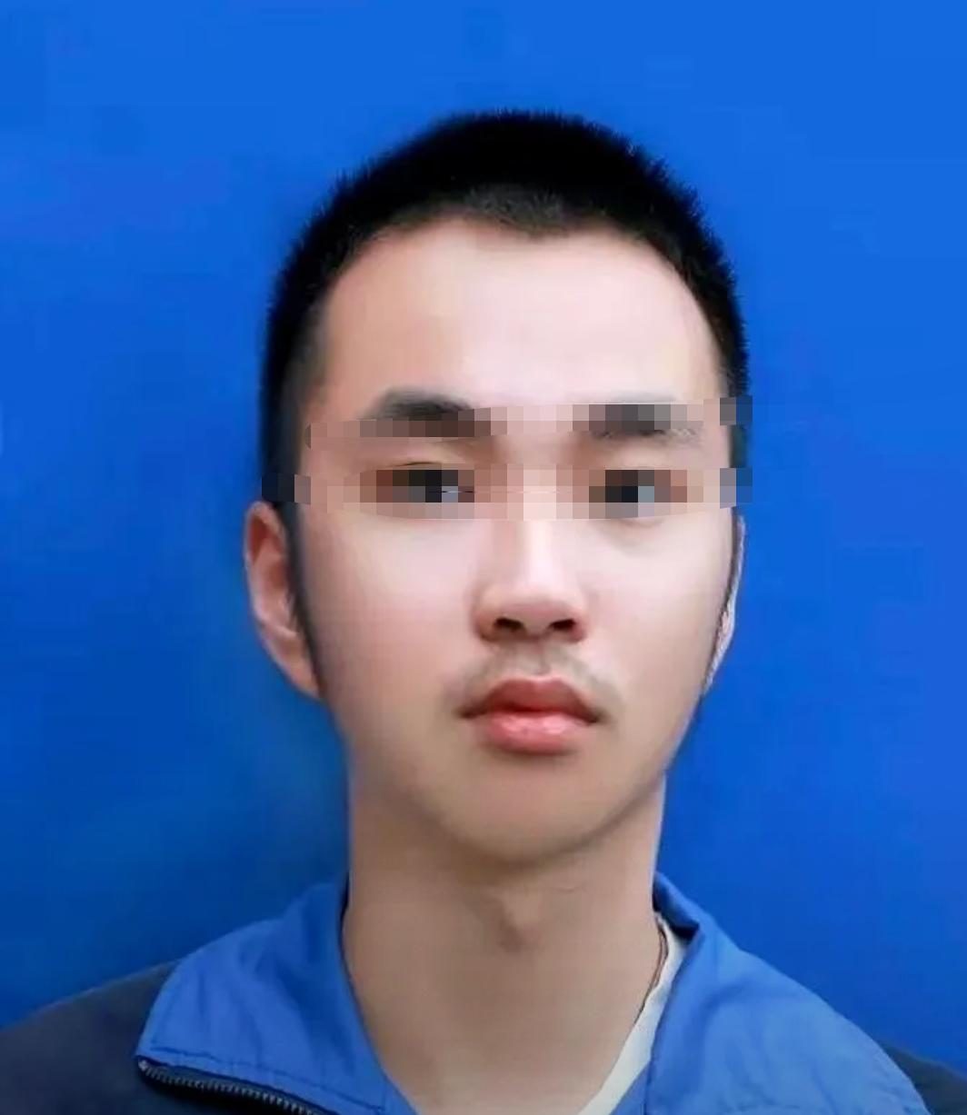 经过多方确认，江西宜春上高二中的付辰晖同学，在2026年高考中考出了物理类703
