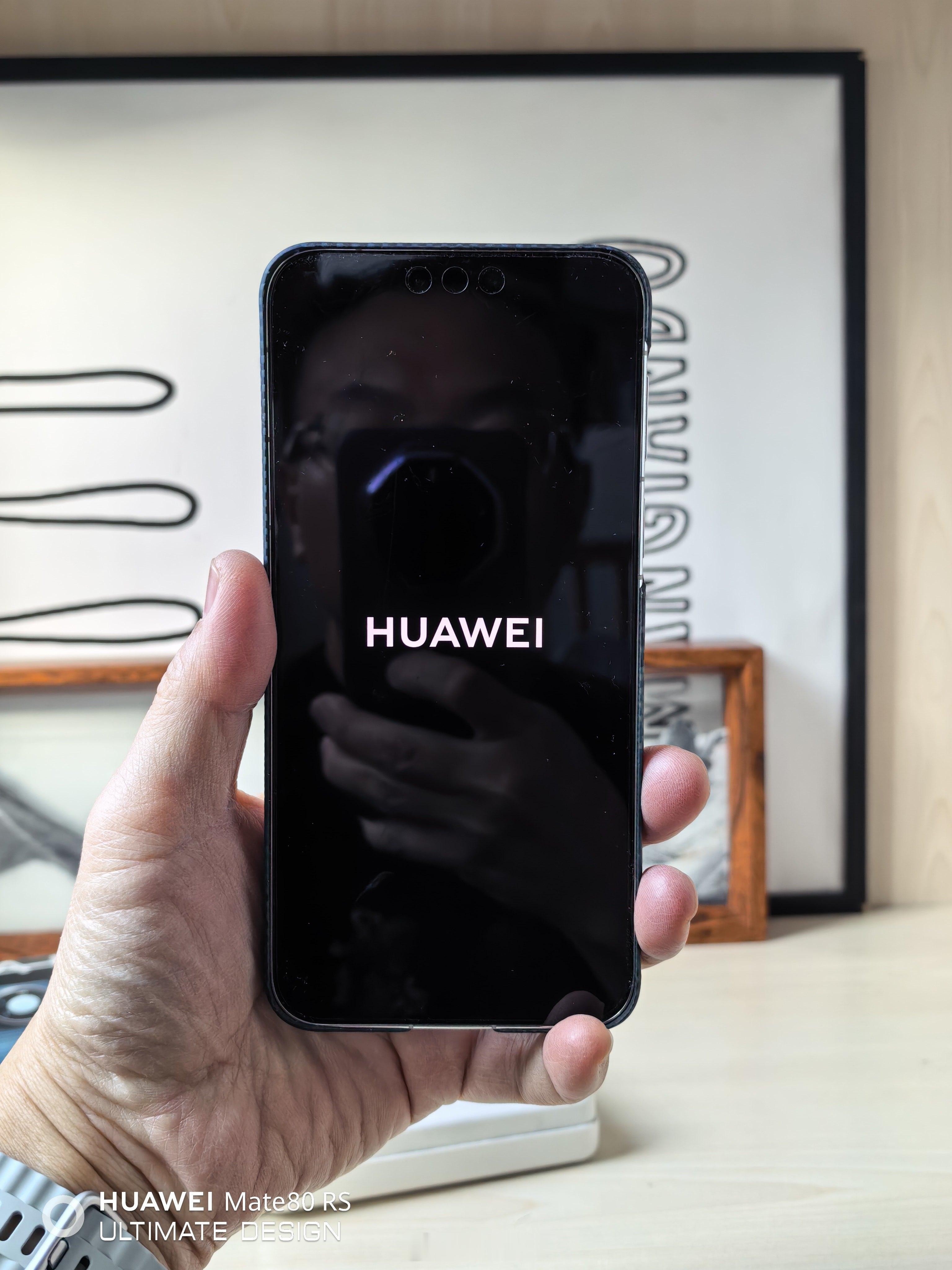 马上过年了，给我的华为Mate80 Pro Max换个新壳（吐槽一下：原装那个清