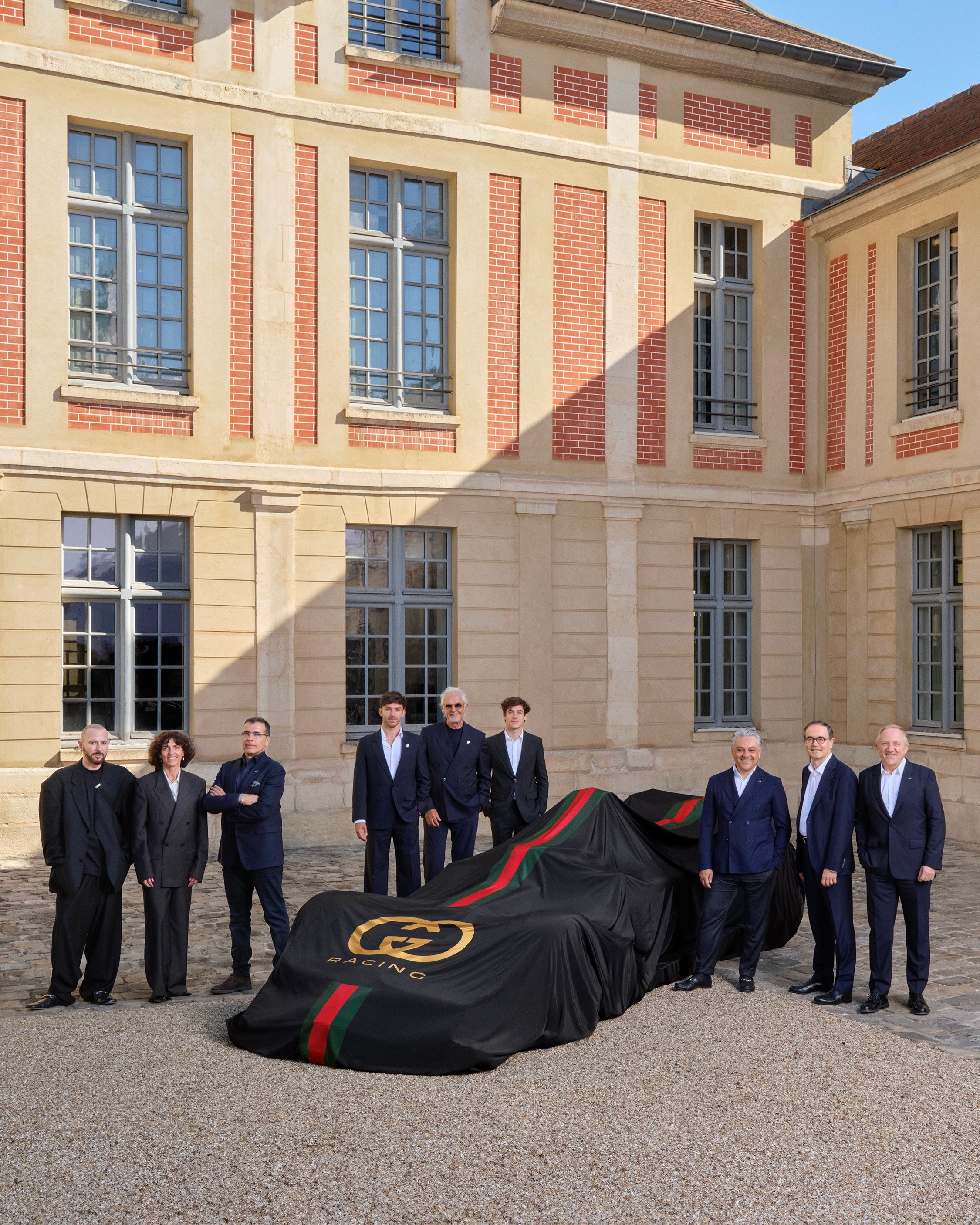 Alpine F1车队官宣与奢侈品牌Gucci达成合作，车队在2027赛季会以"