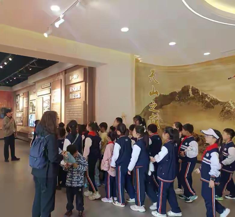 新疆兵团红色之旅

不忘来时的路，
感念党的恩情，
在新时代的新征程上，
继续书