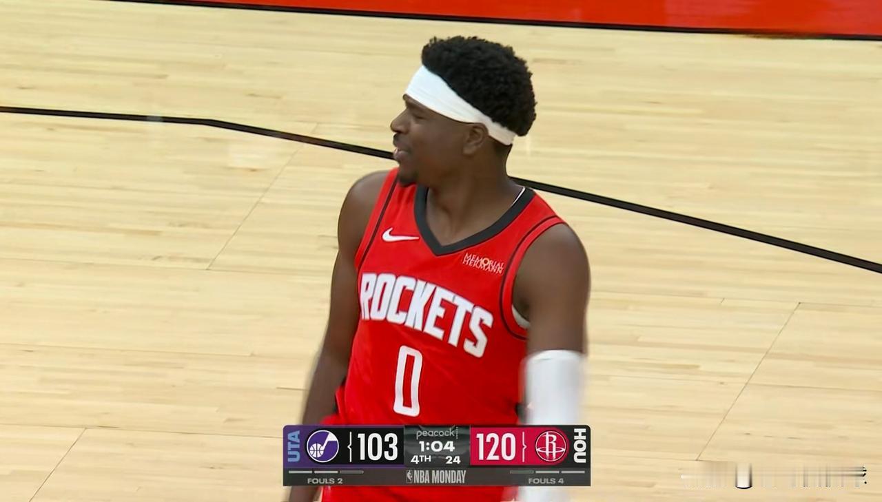 火箭大将霍勒迪真是太想得分了！在今天火箭主场以125：105轻取爵士的比赛中，霍