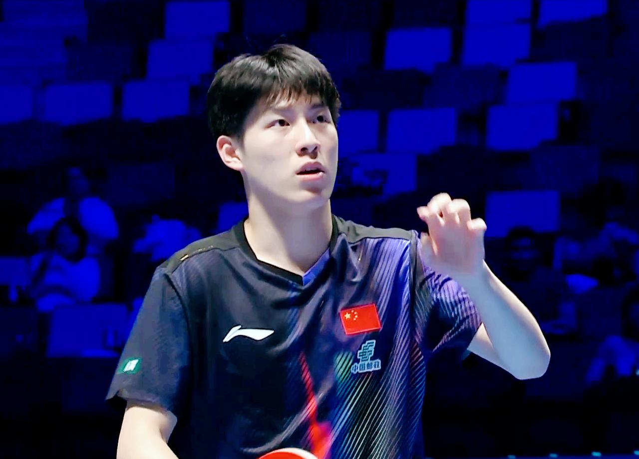 温瑞博和乌瓦切这场比赛，
打的精不精彩，
我不知道，
一定是颜值最高的一场比赛！