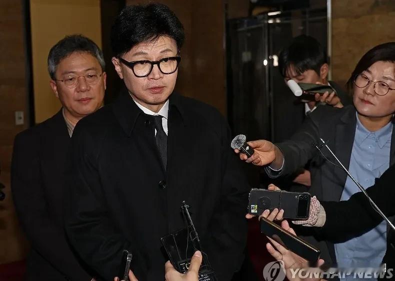 韩东勋和韩德洙将接管所有尹锡悦总统权力

韩国执政党党首韩东勋、韩国总理韩德洙联