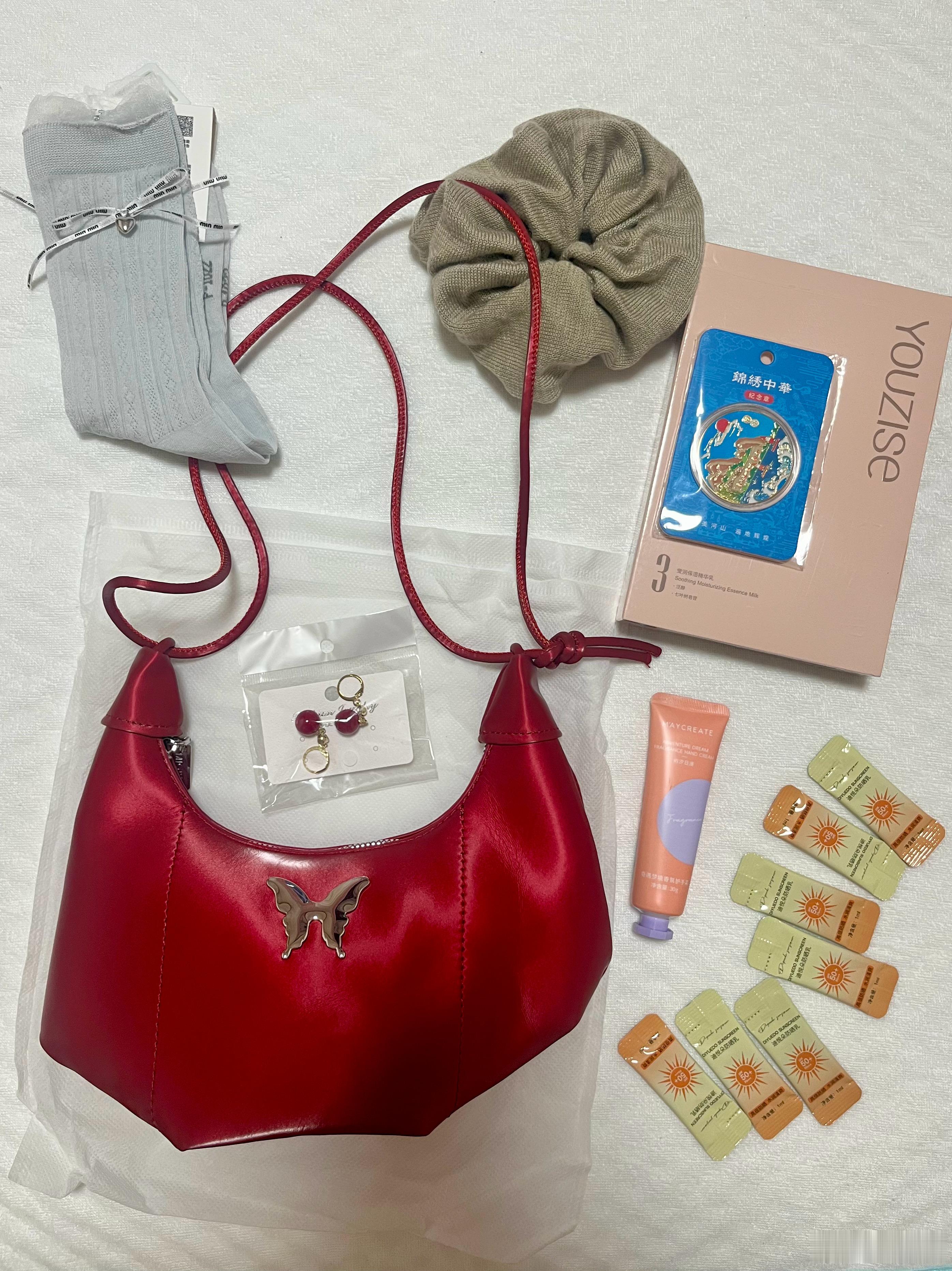 阳姐的神秘包裹里有什么？🎁早知如此丰富我就拍个开箱了哈哈哈哈感谢