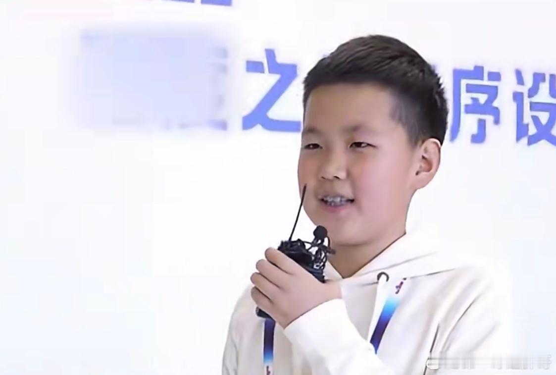 这真是少年强则国强的缩影，其展现的独立思考和目标感，未来必入清华，科技领域将添新