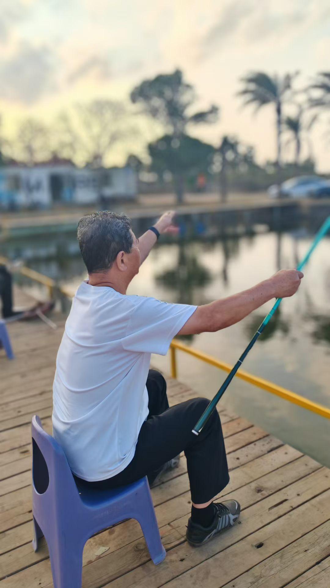 最好的养生，是养自己的脾气
 
常听身边人聊养生，有人花大价钱买补品，有人天天泡