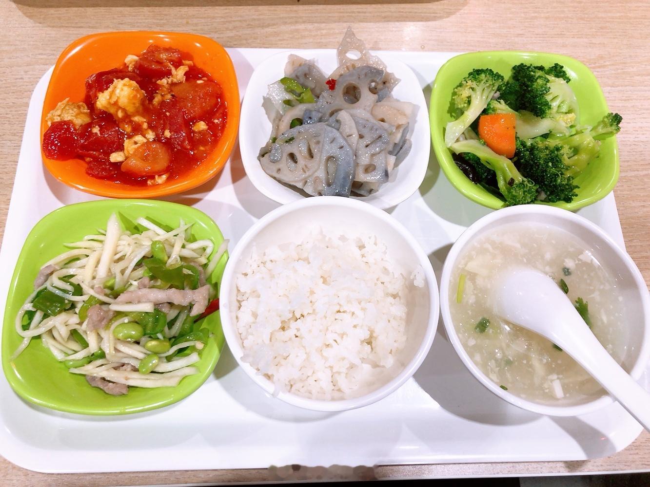 #为啥学校食堂番茄炒蛋按荤菜卖# 在单位食堂番茄炒蛋也属于小荤，有蛋和肉丝的一般