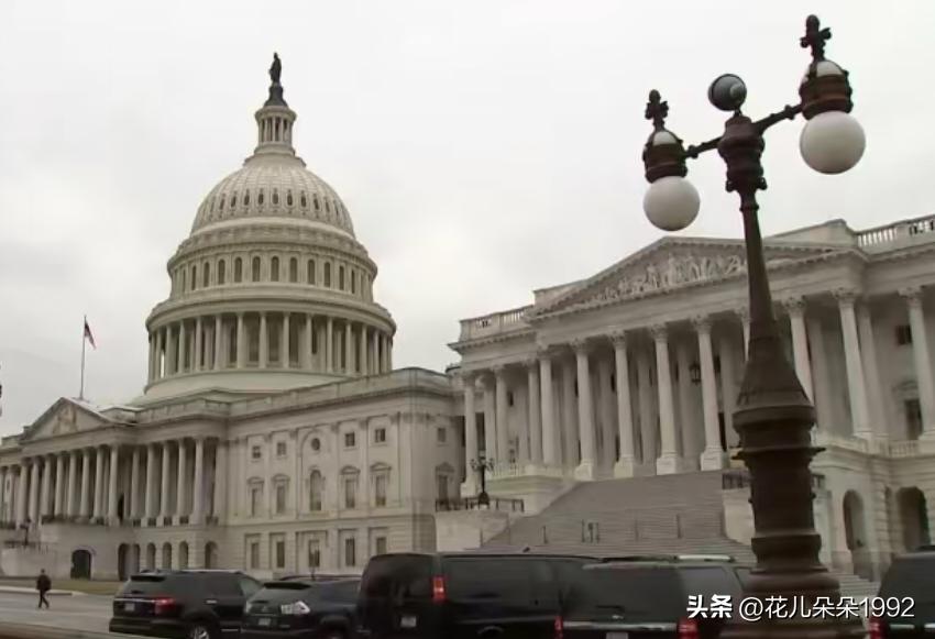 美国政府部门又“关门”了！这次连法院都撑不住了。
	
就在刚才，美国参议院再次否