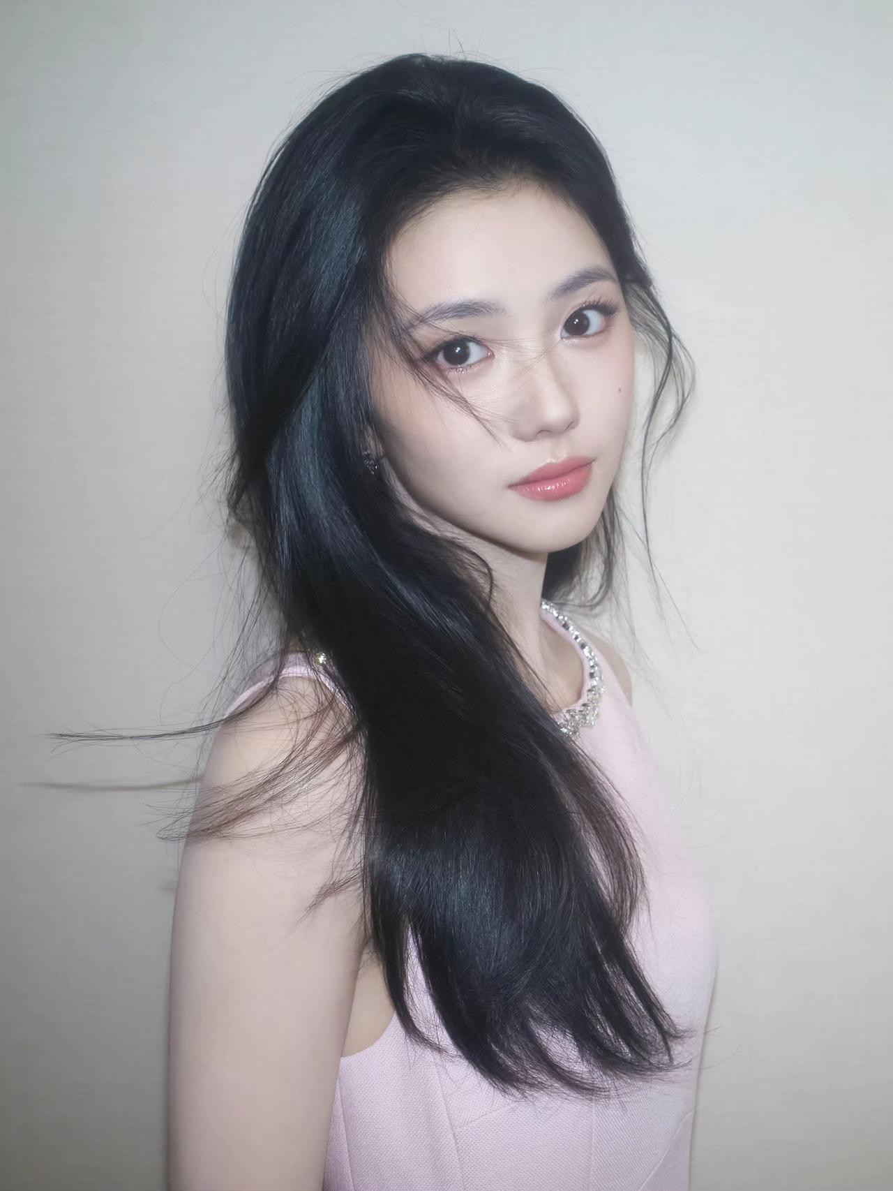 粉红的存妹，好美[害羞]
刘浩存 娱乐