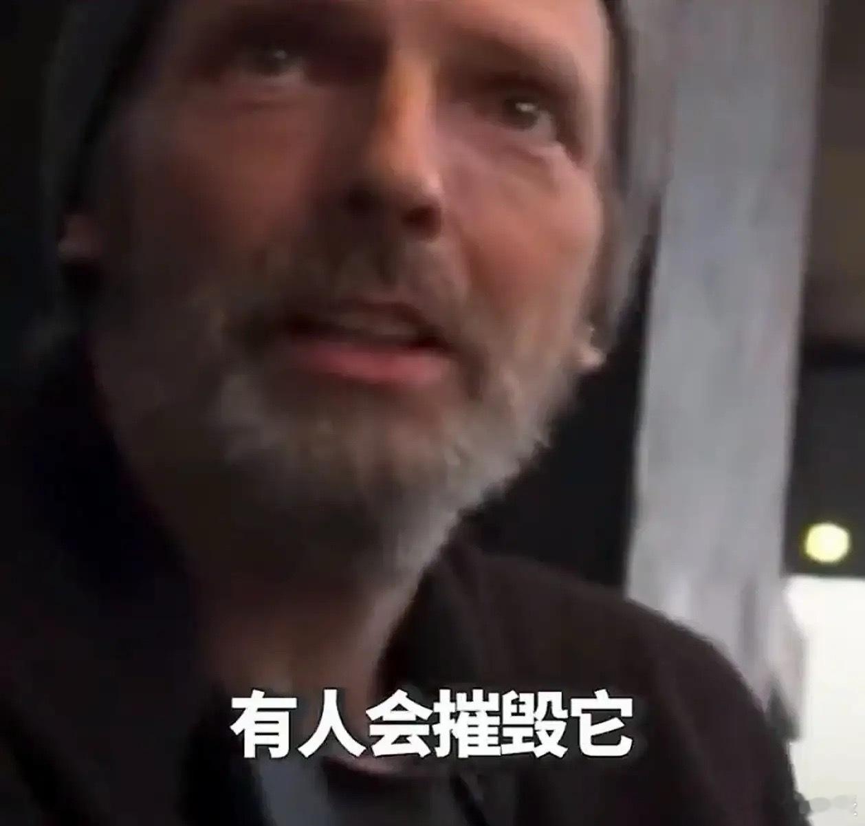 美国，男子是程序员，年薪45万美元，有12年行业经验，住着百万豪宅，结果，才短短