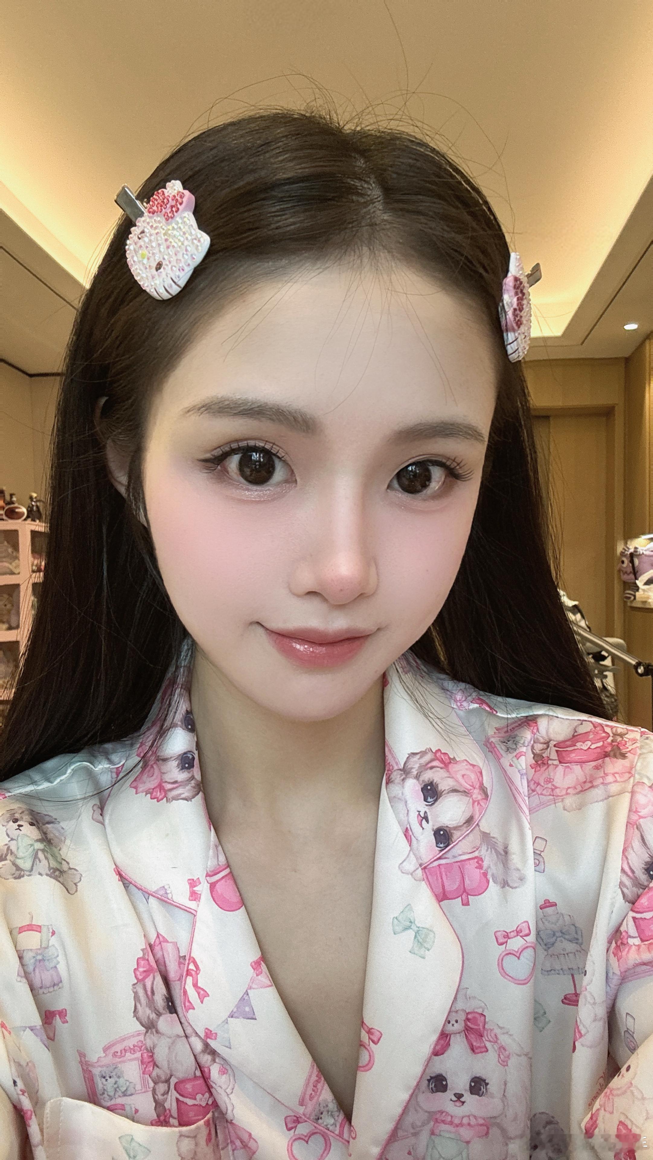 我更更(⁎⁍̴̛ᴗ⁍̴̛⁎) ​​​