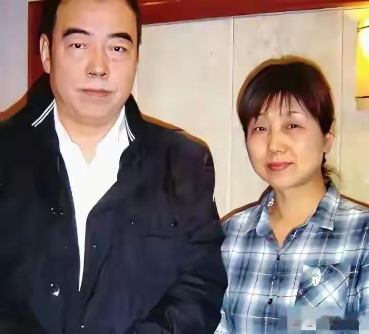 陈凯歌与第一任妻子孙加林的合影。陈凯歌与孙加林1976年冬结婚，1986年离婚，