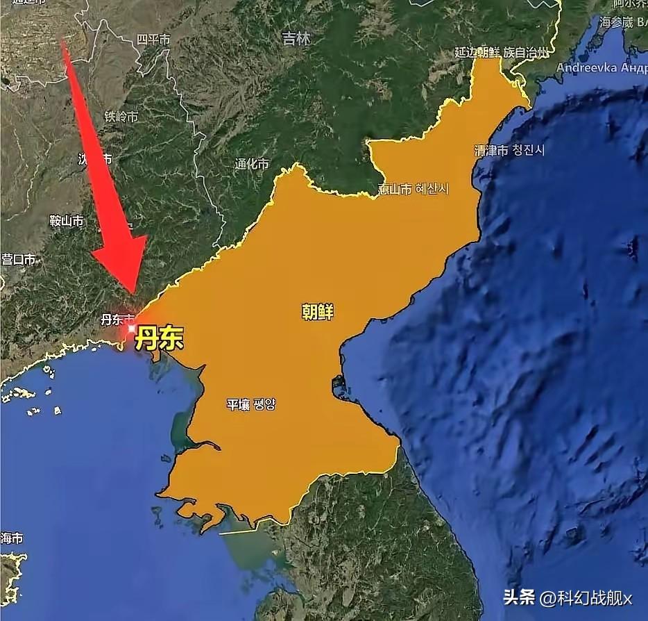 朋友圈都快刷爆了，鸭绿江对岸疯了似的，一车一车地往回拉咱们的拖拉机、机床、切割机