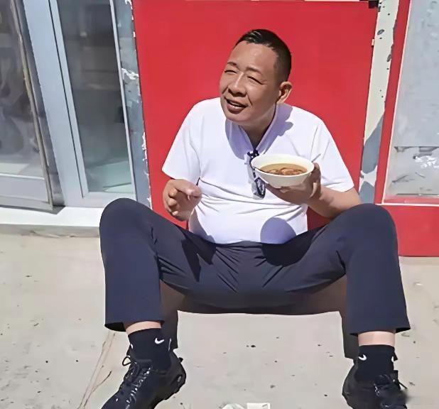 胖东来的成功无法复刻，为什么？他有三个不一样：第一：于东来办事比较稳重，很多人唱