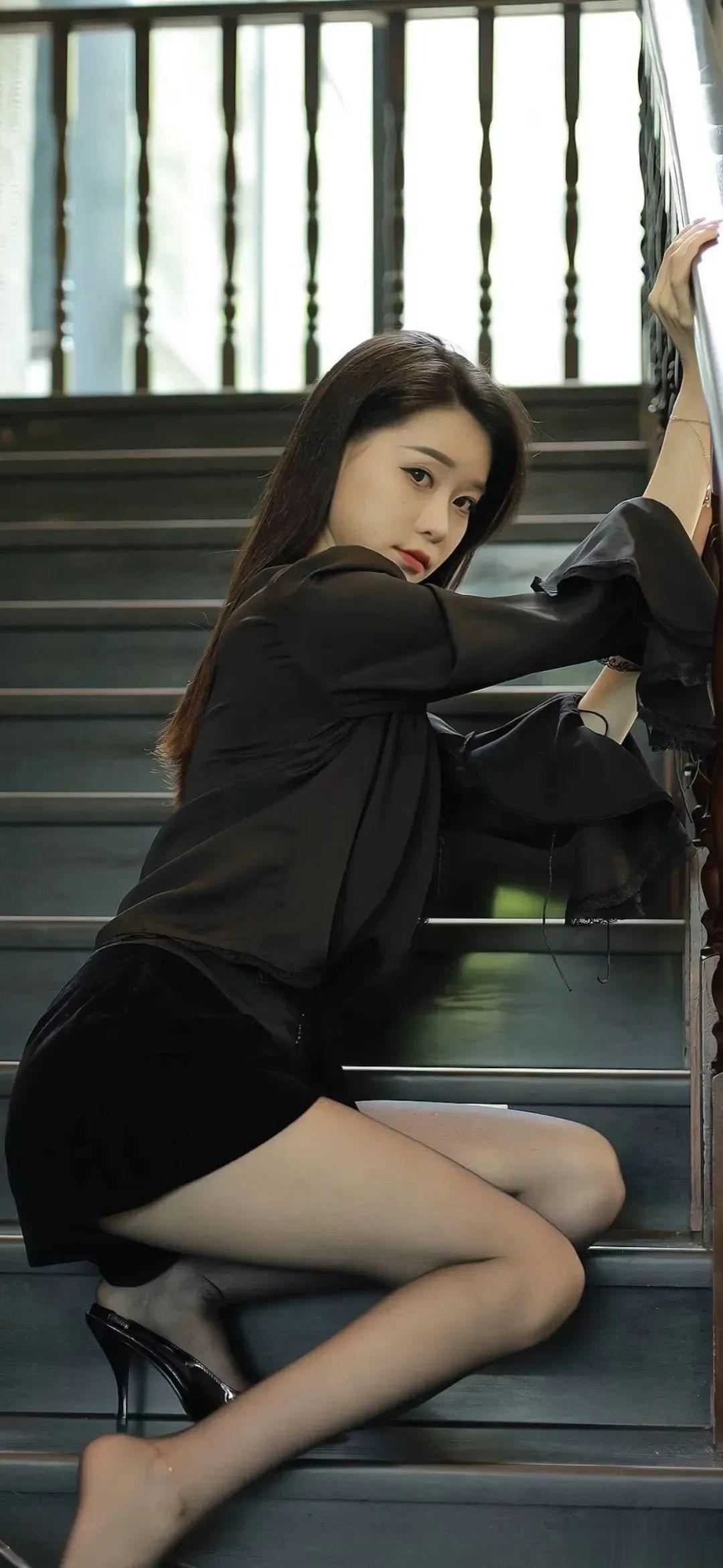 我是一个比较传统的男人，家人也总劝我寻找一位未曾结过婚的女子为妻。在朋友的介绍下