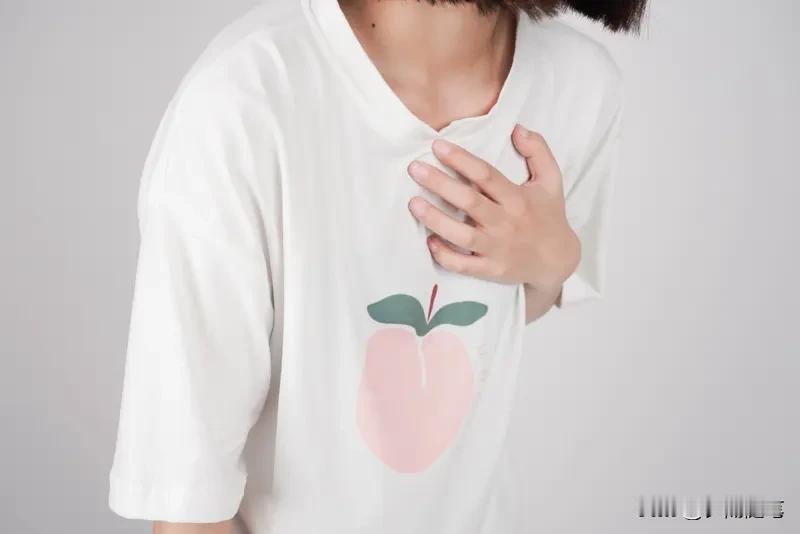 胸闷气短有可能是植物神经紊乱的症状。植物神经紊乱也叫自主神经功能紊乱，交感或副交