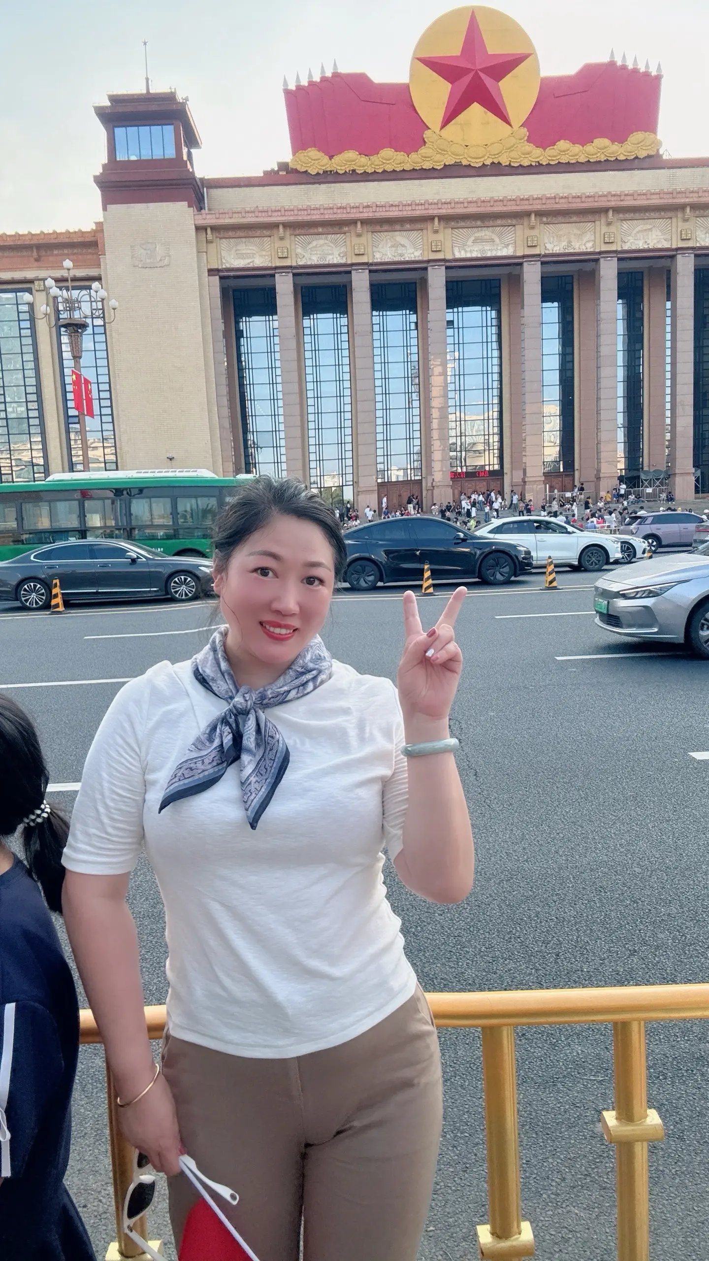 如果中秋我们见不到面，那就让我们看向。同一个🌛，就当是见面了吧！两地...