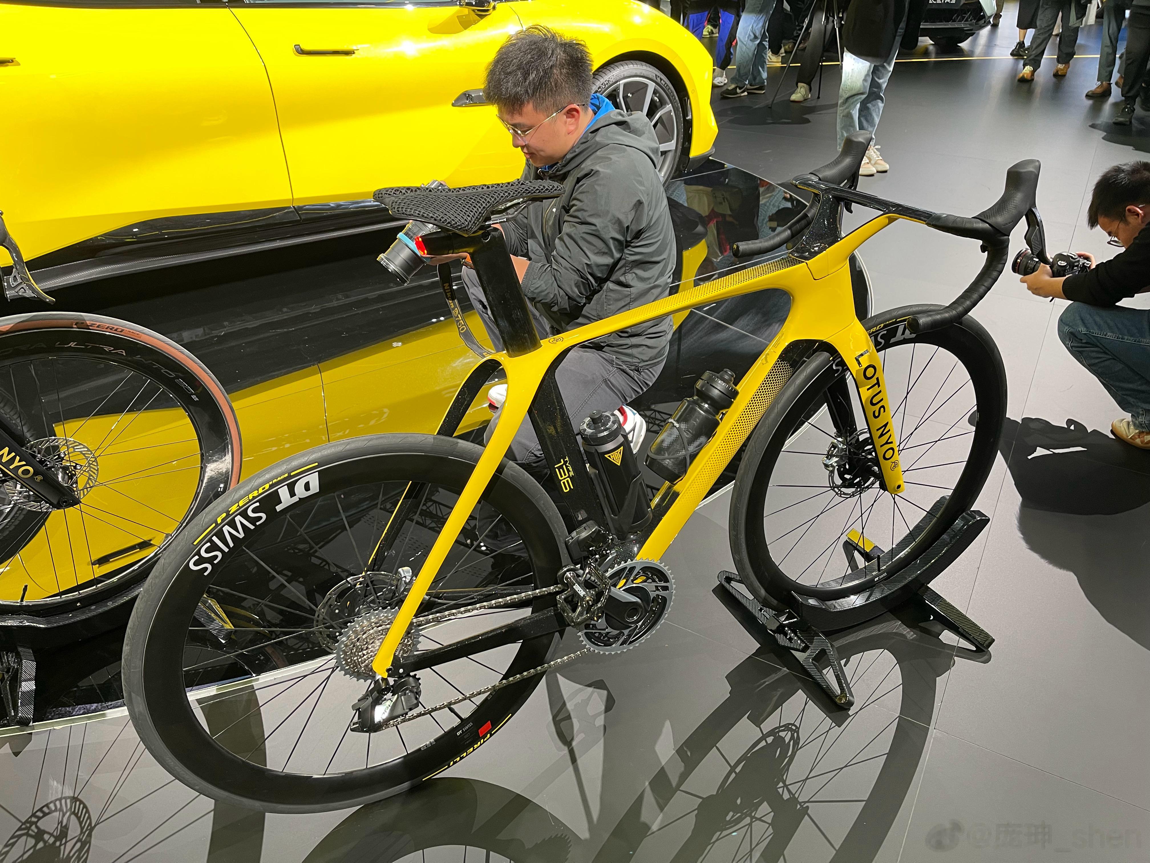 #shen车视界##2023广州车展# 我的微信群里天天都有人聊自行车，路特斯这