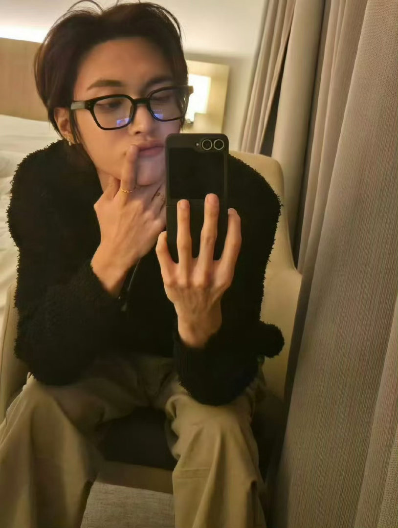 朴元彬回应身高争议真的是粉丝吗，还在🫧上直接贴脸，只是队友比较高，你担多高你还