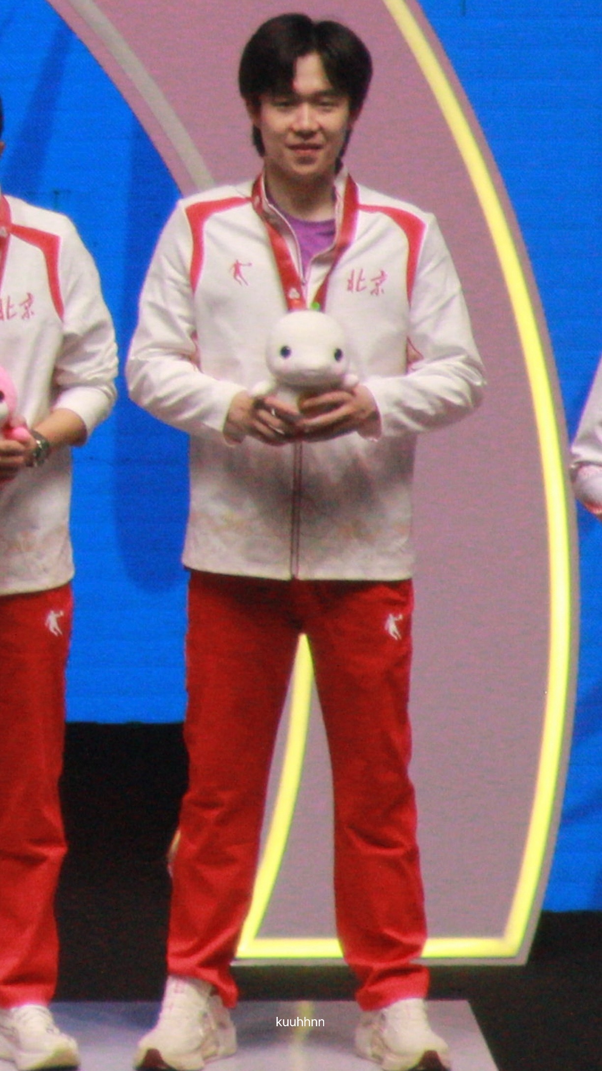 好长一条人握握住小鸡 安安稳稳 