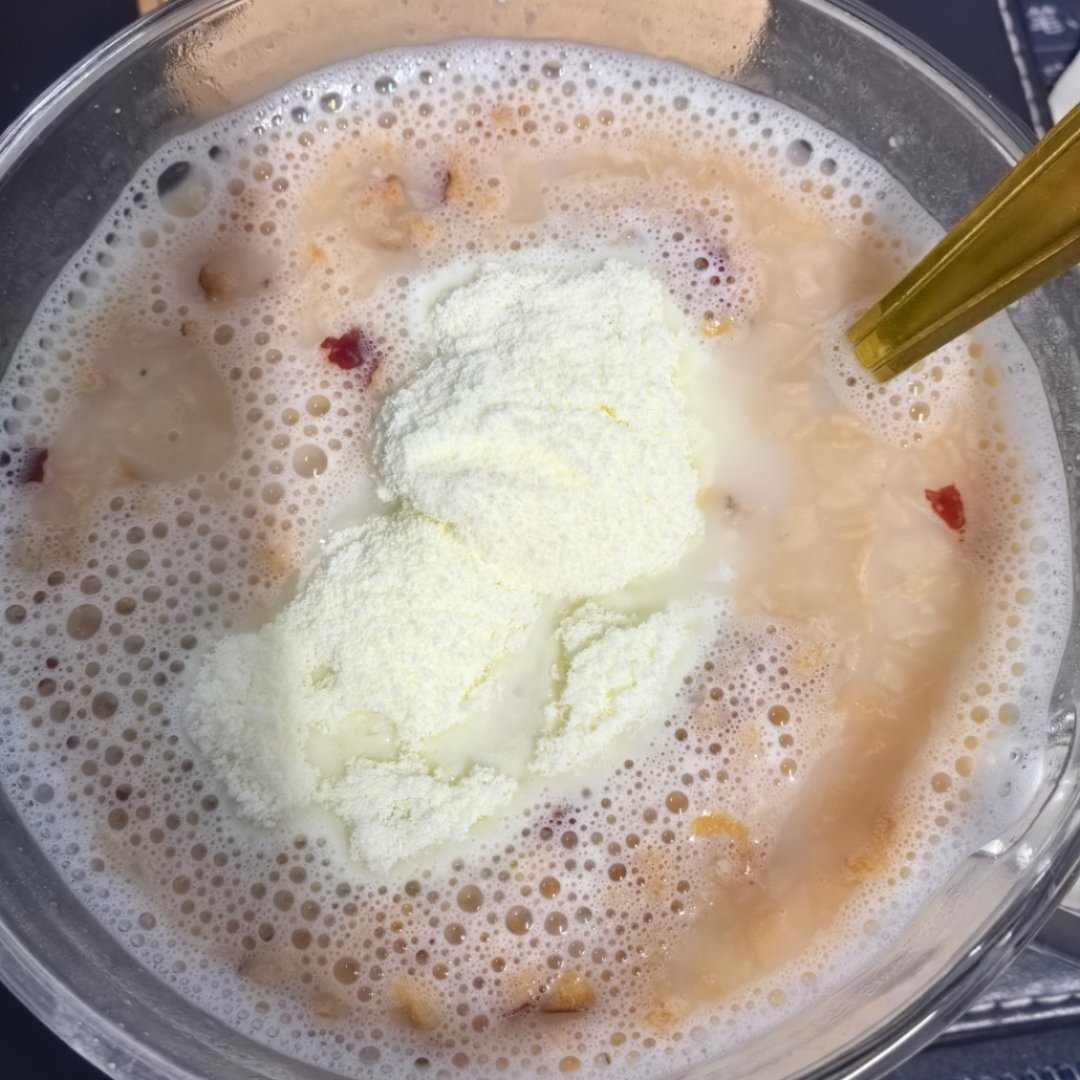 起床了，冲一杯红枣燕麦牛奶粥，爽之[手指比心] ​​​