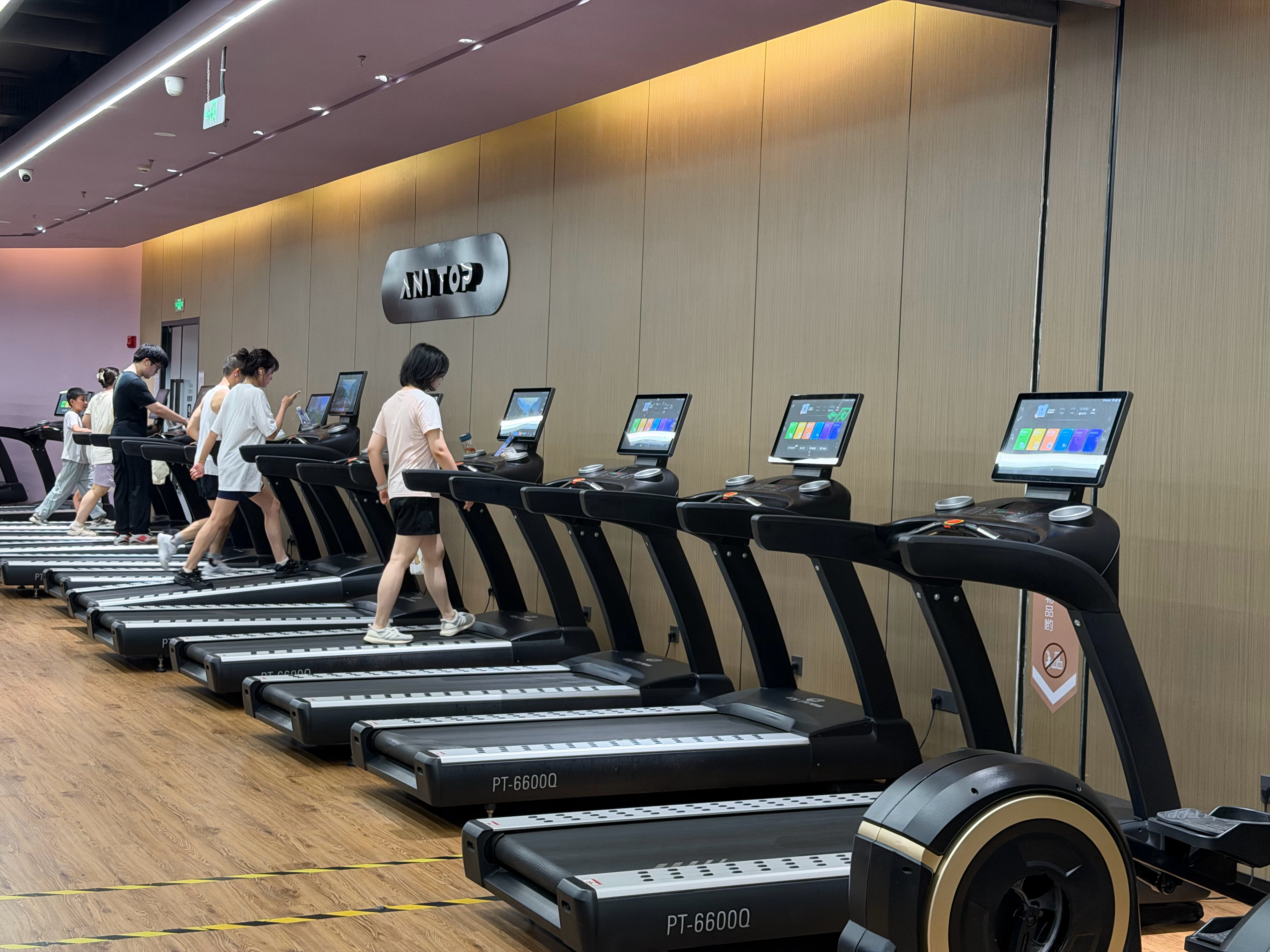 出差回武汉紧急来健身房有氧一下 什么水平