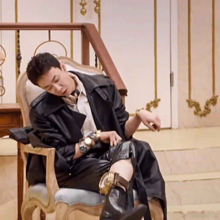 张维伊最大的黑粉是自己 张维伊的自黑段位也太高了！喜人奇妙夜直接拿自己的老梗当包