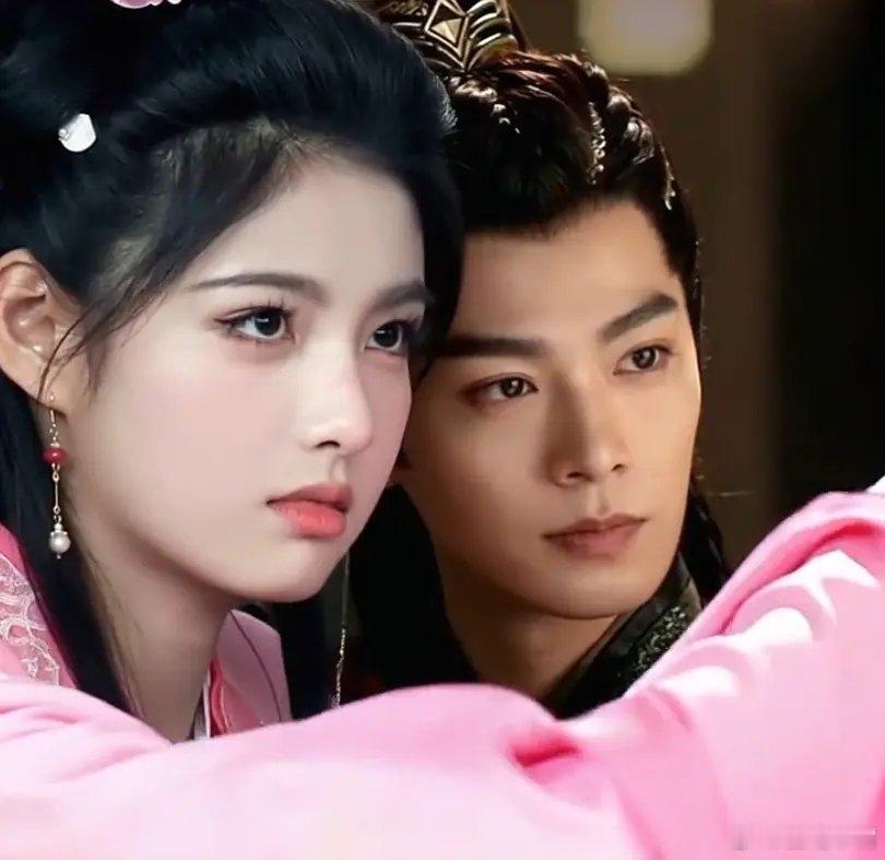 吃🍉爱奇艺古装剧《沧海花开》月都花落沧海花开 导演：邓科《大奉打更人》 编剧：