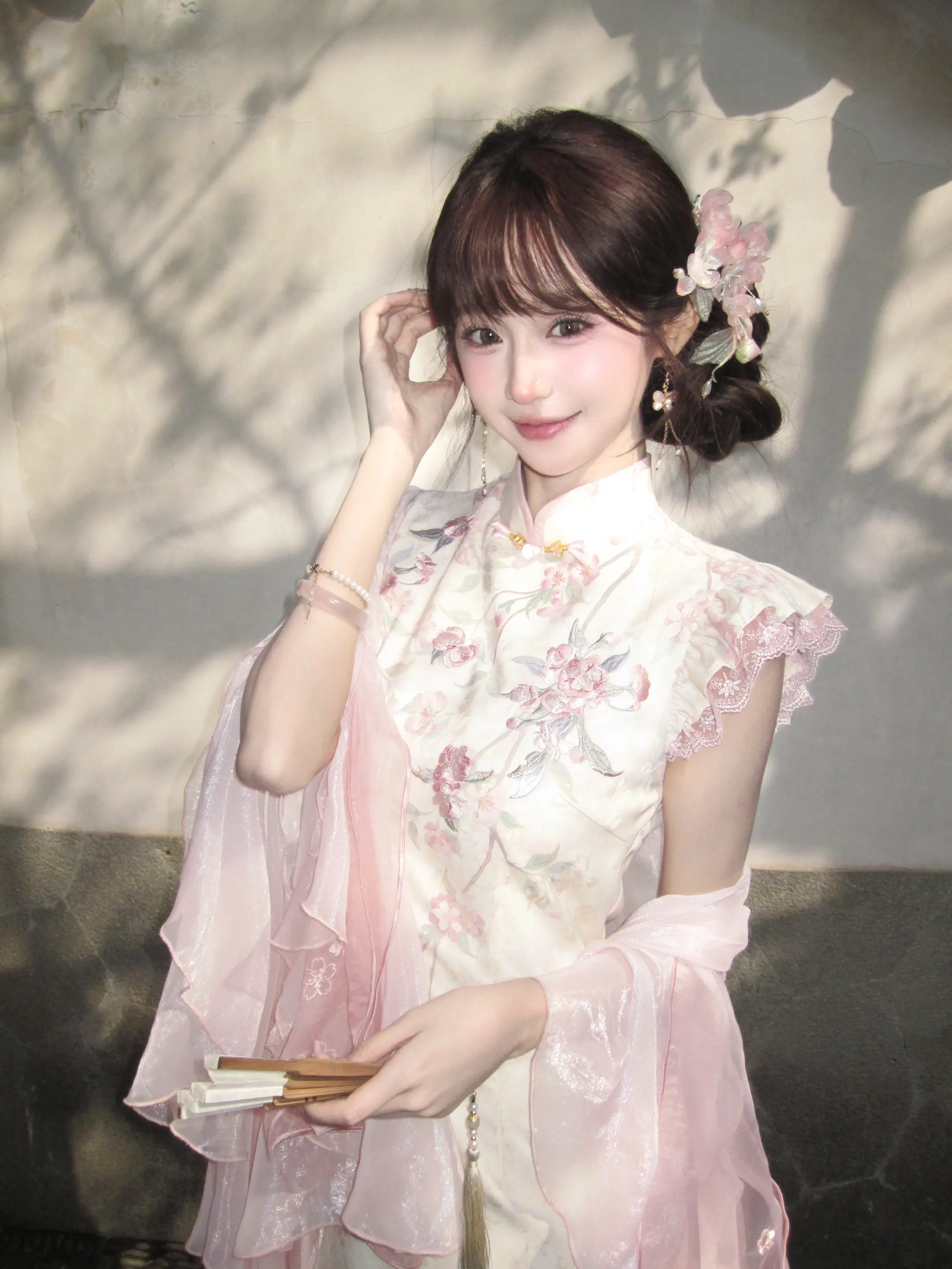 春日游 杏花吹满头。