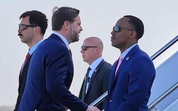 原本以为万斯这次不去参加美伊会谈是特朗普对他失去了信任，但是只有他知道自己必须要