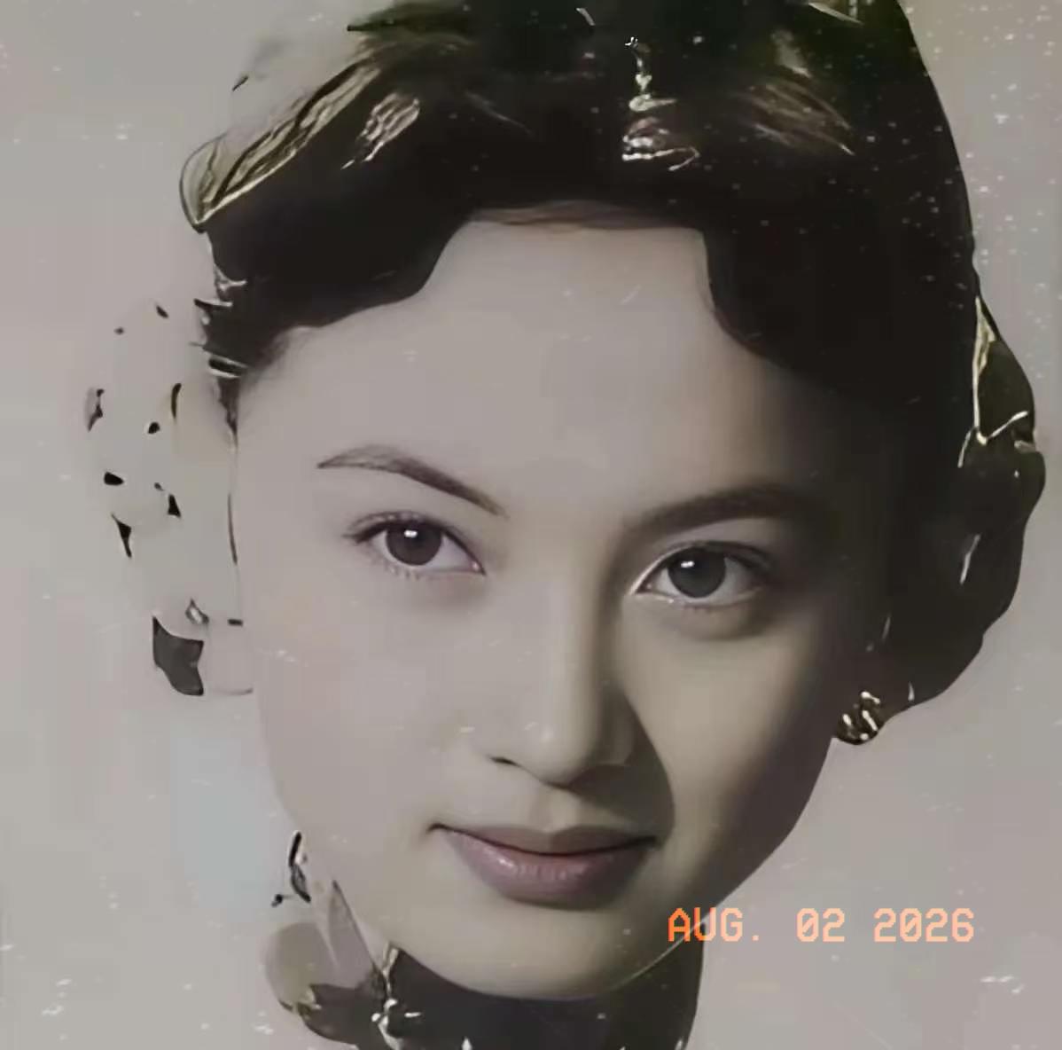 1918年，军阀唐继尧对部下貌美的妻子说：“我楼上有些古董，一起看看？”谁知刚上