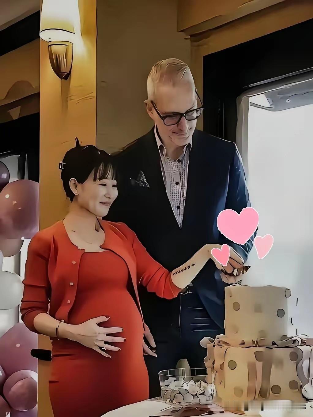 我也不知道，这女人是怎么由陪读上位到教授夫人的？