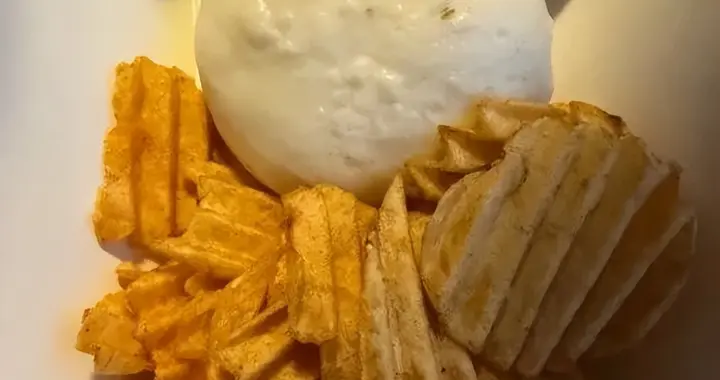 迪士尼上新70元“包子套餐”，网友怒了：离谱！