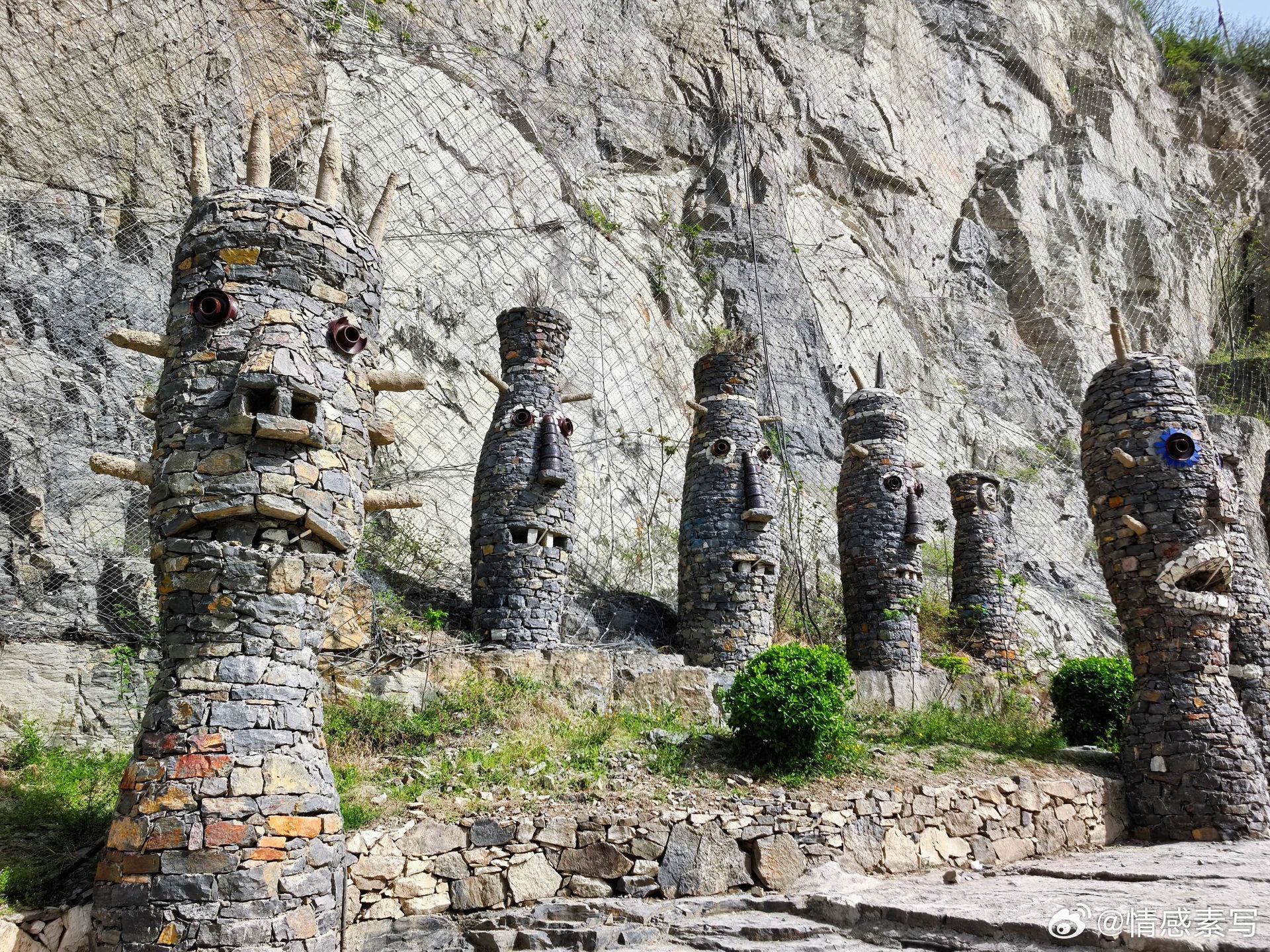 谋生的路上，大家都很辛苦， 有人愁的是柴米油盐  口袋空空！！有人苦的是人情冷暖