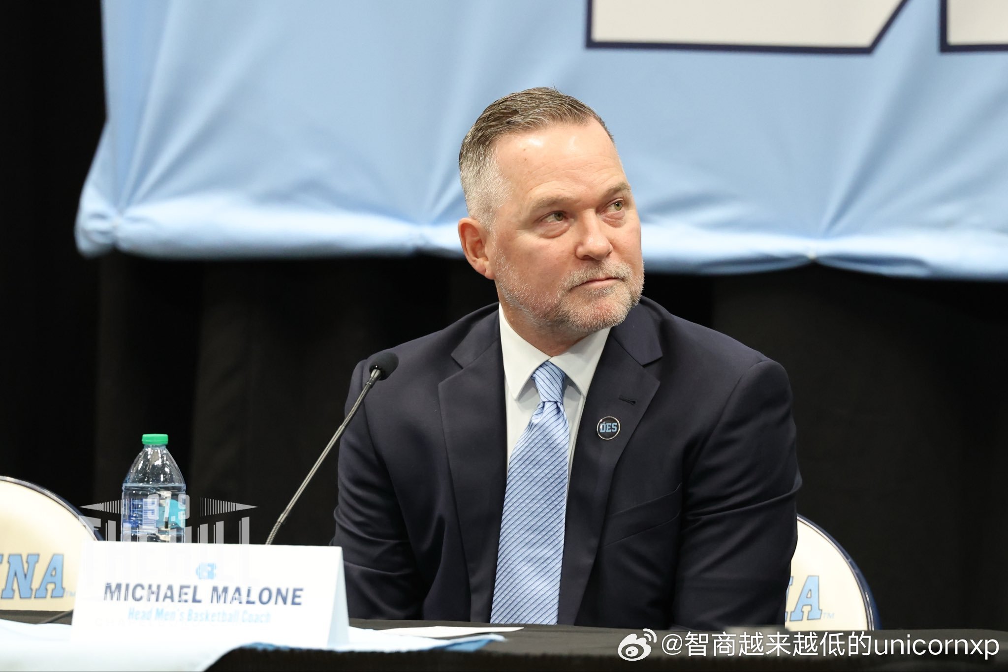 开拓者确实曾考虑过马龙，但只愿意开出400万美元的年薪，最终马龙与北卡大学签下了