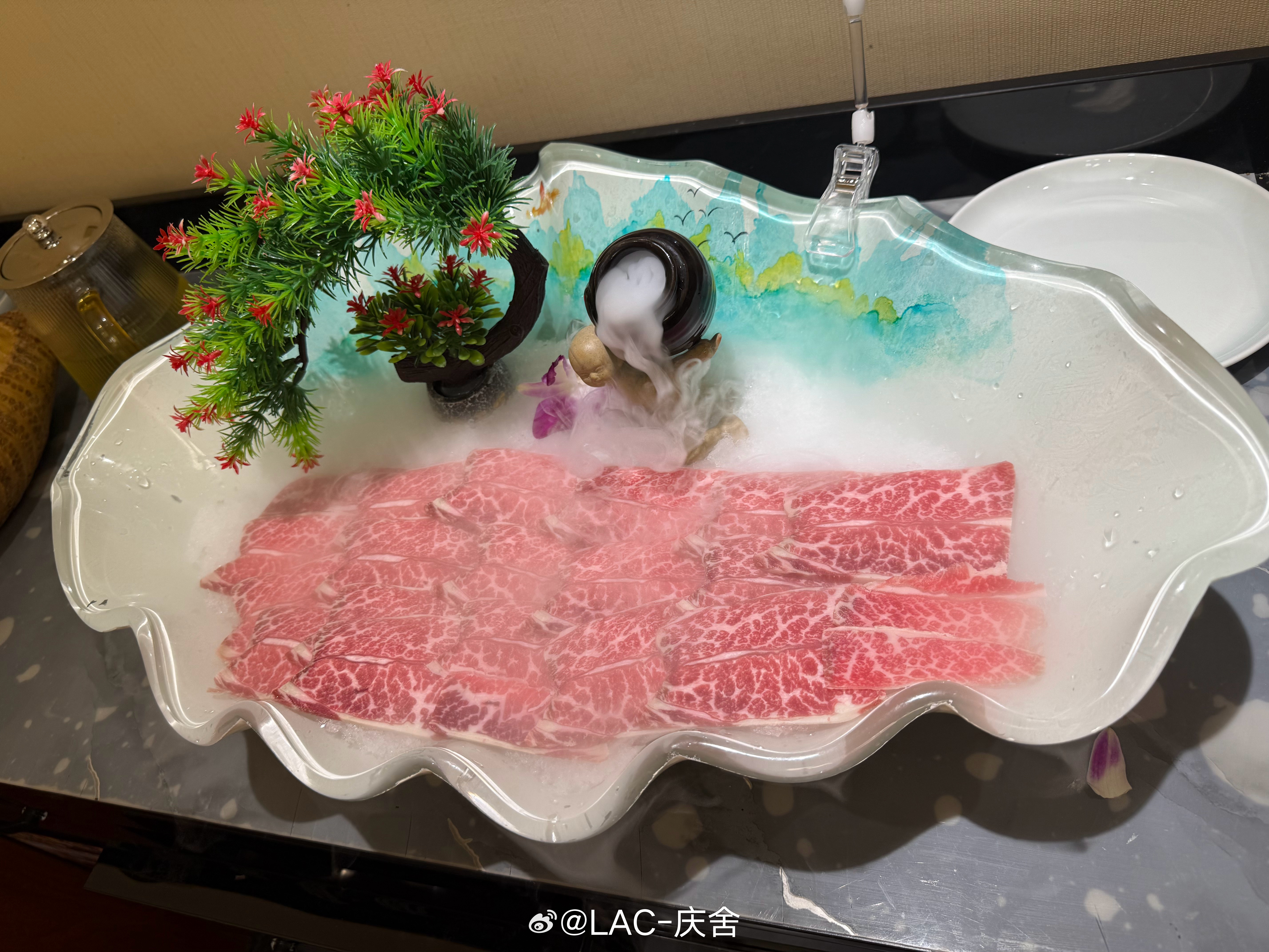 昨天有个开矿的朋友跟我聊天，他最近收购了5家汽修厂，问我该怎么处理比较好。我跟他