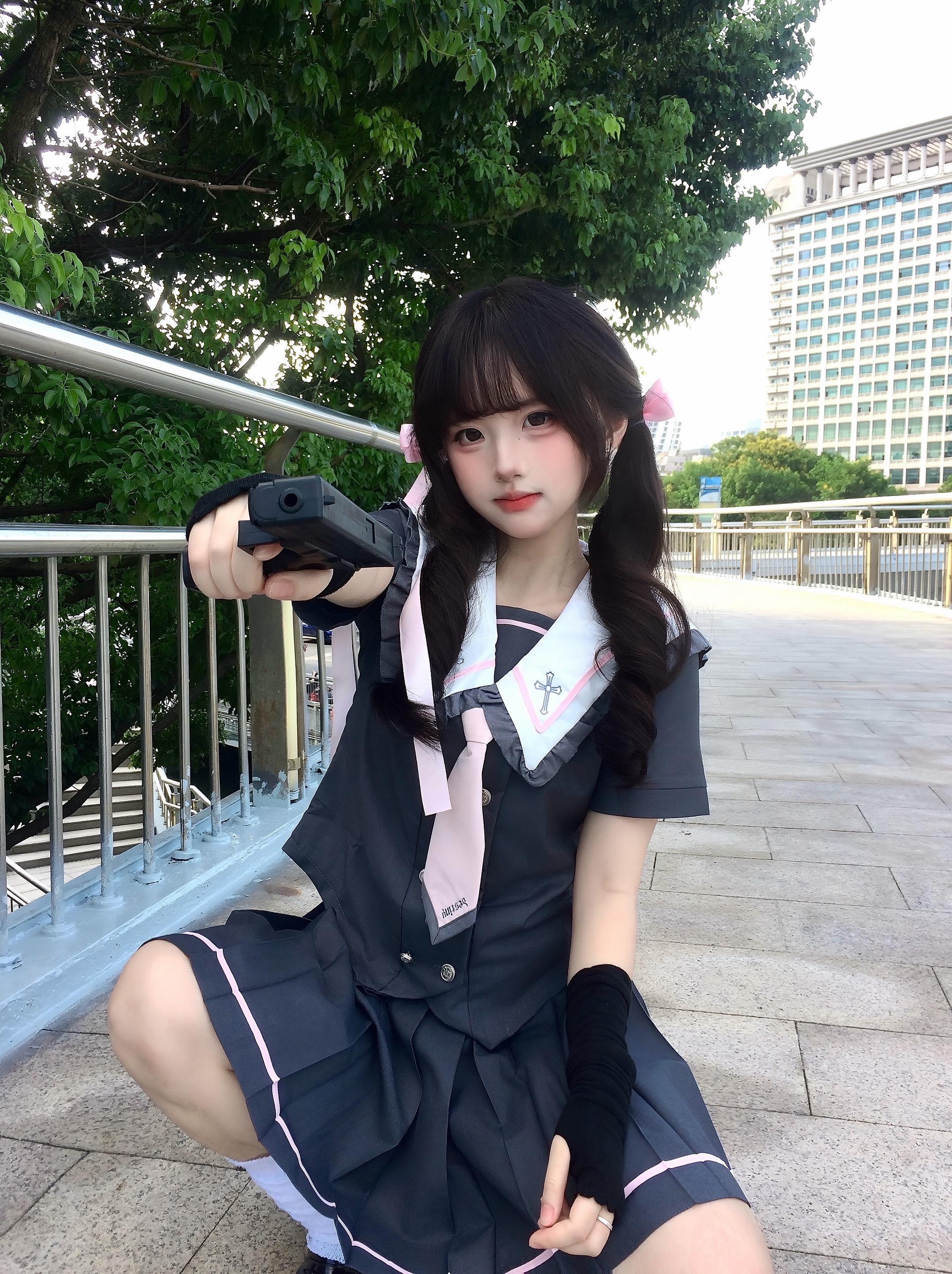 “瞄准你喽”求饶吧