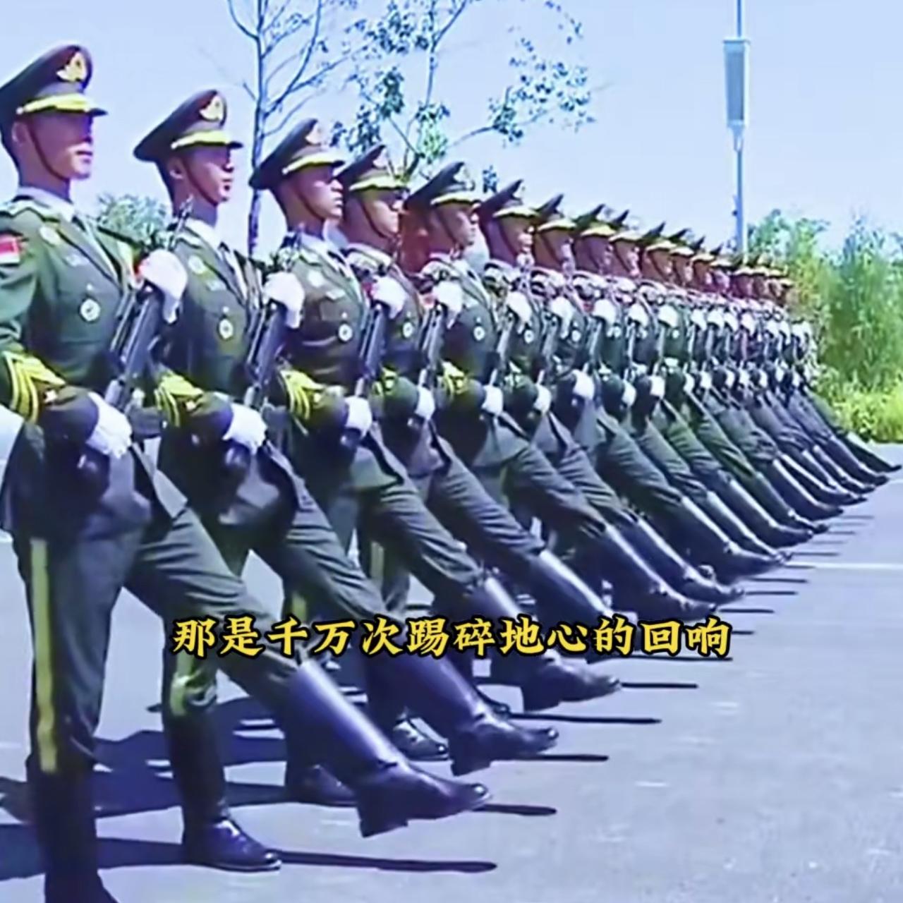 阅兵帅气背后：是战士们辛苦汗水换来的！

每个步伐整齐的背后，是战士们千万次一脚