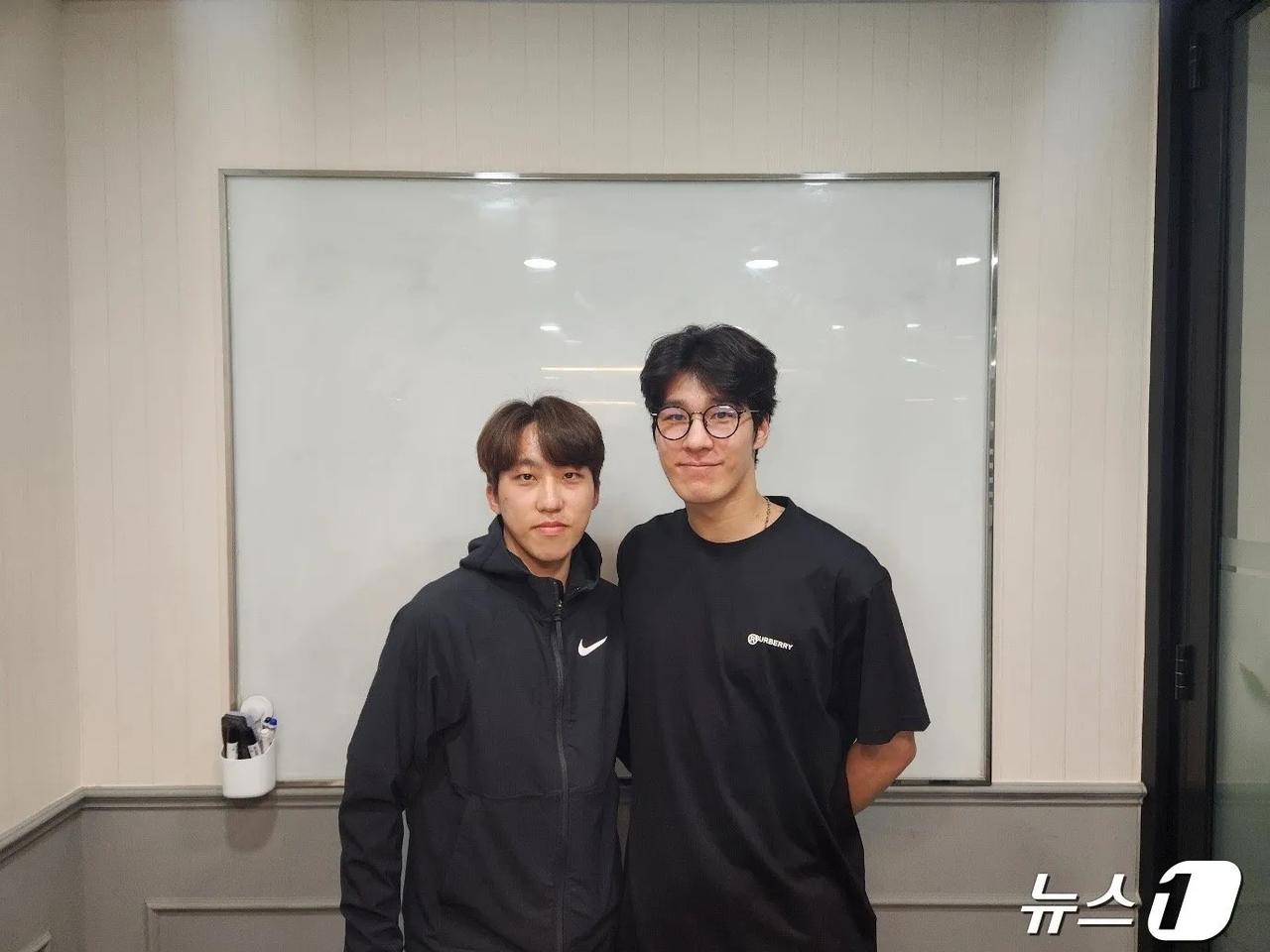 哈哈，反正没进国家队，今年就一笑泯恩仇（老死不相往来）吧[捂脸][捂脸][捂脸]