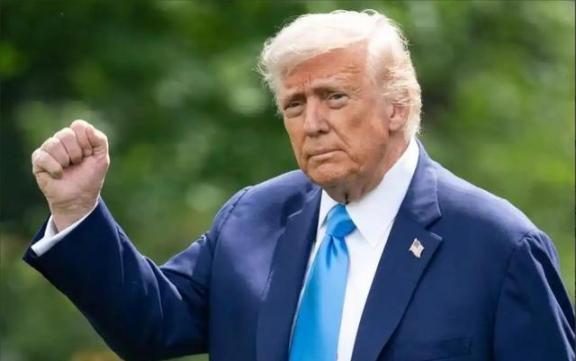 特朗普扬言中国敢收复台湾，他就轰炸北京，如今的美军还有这个能力吗？美军别说没这能