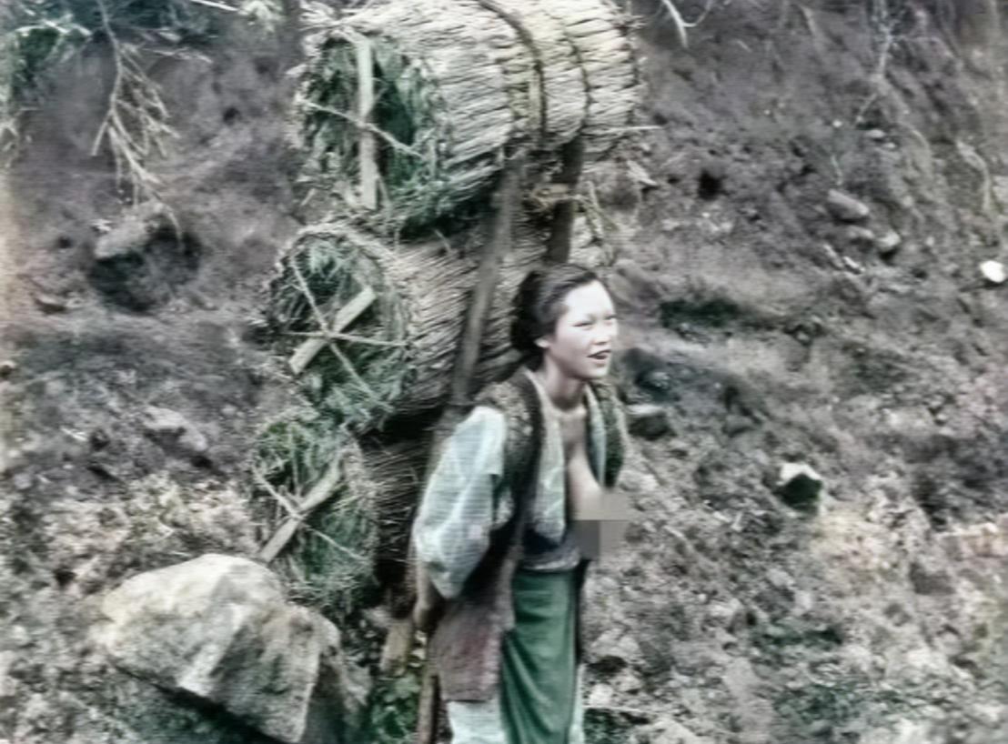 一张老照片，一段旧游记，往往能揭开历史不为人知的一面。1890年的日本农村，一种
