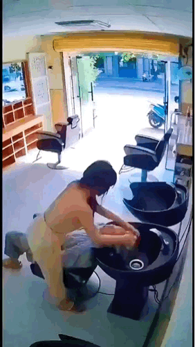 “老伴，论洗头这一块，还得是你啊！”对老伴好 对老伴的吐槽