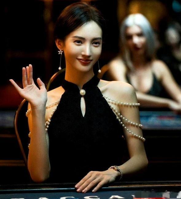 王志文说："人一旦历练到不想说话，不想争辩，不想巴结，不想讨好任何人，失去交友的